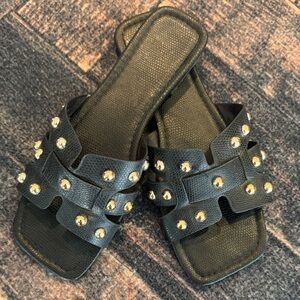 🖤 Black Studded Slide Sandals – Chic & Timeless 🖤
